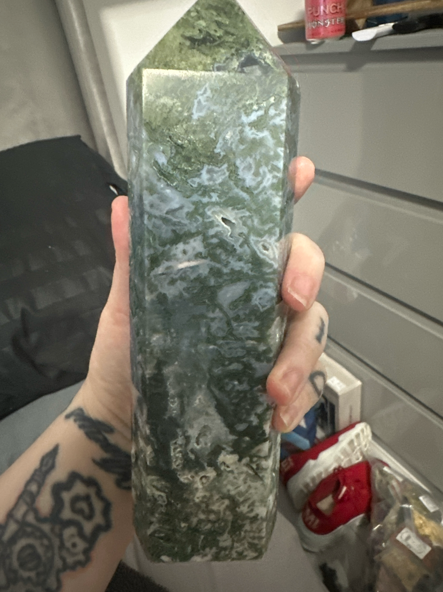 Remarkable Moss Agate Tower – 1.157 kg